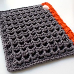 8 beautiful crochet potholders - this is a 3d granny square pattern PPFEJFR