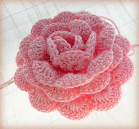 a pink crochet rose ~ free pattern (i-bks) ZGNREYM