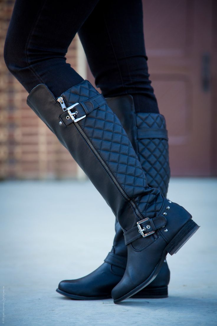 black riding boots a quilted riding boot is a great way to add a chic, sophisitacted tuch to GWBEKZA
