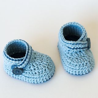 crochet baby booties - blue whale pattern by croby patterns ECTYVWN