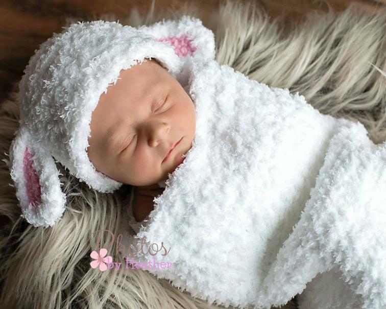 Design a crochet baby cocoon for your cute baby