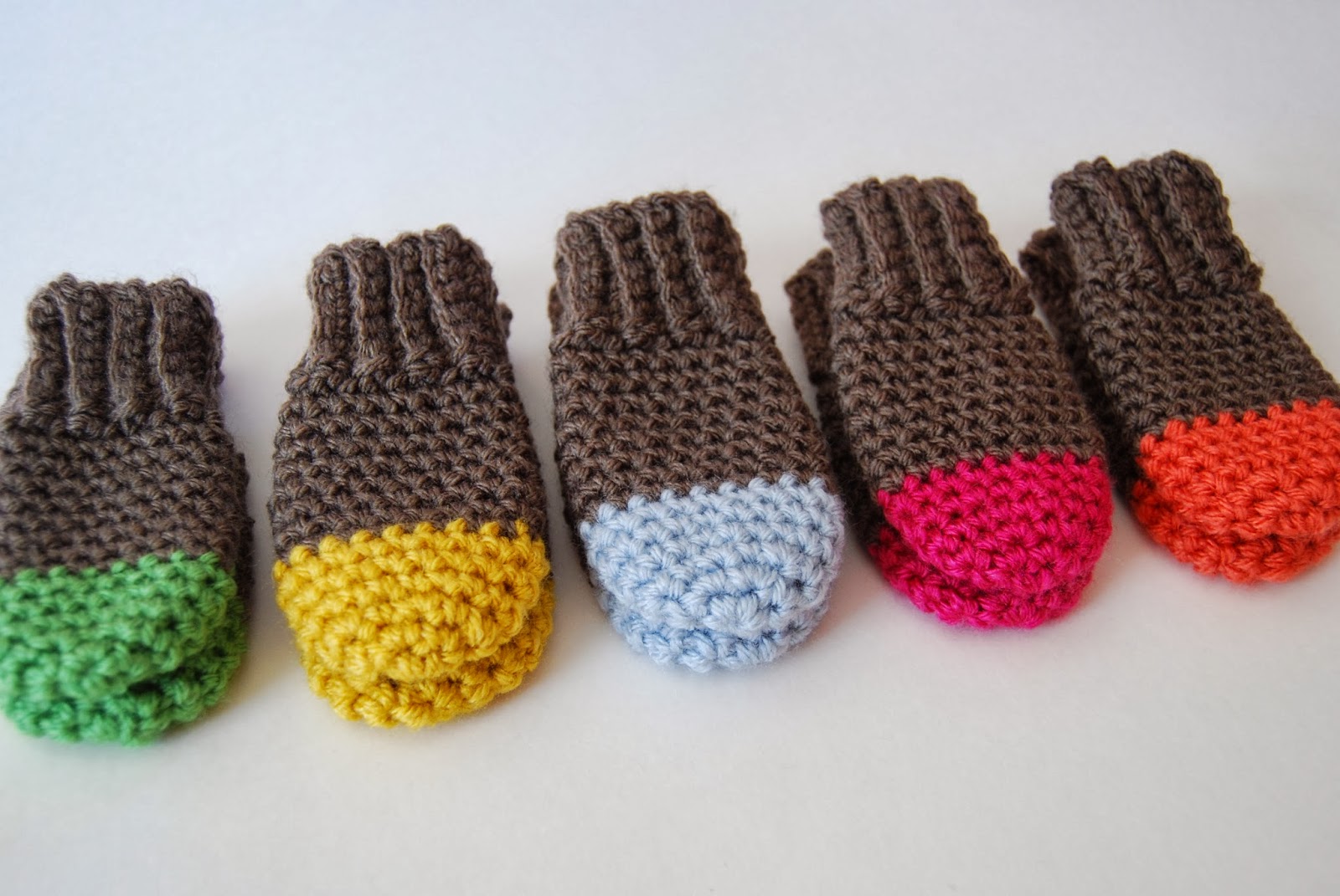 Make crochet baby mittens your favorite crochet