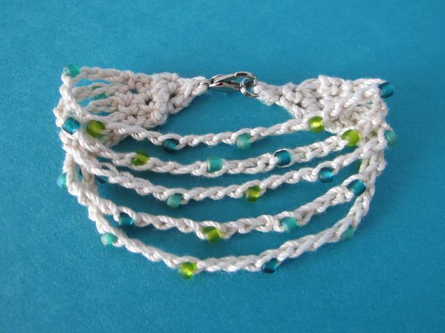 crochet bracelet pattern summer cotton crocheted bracelet by jenn - free crochet pattern -  (windrosefiberstudio.blogspot) YFLKGIV