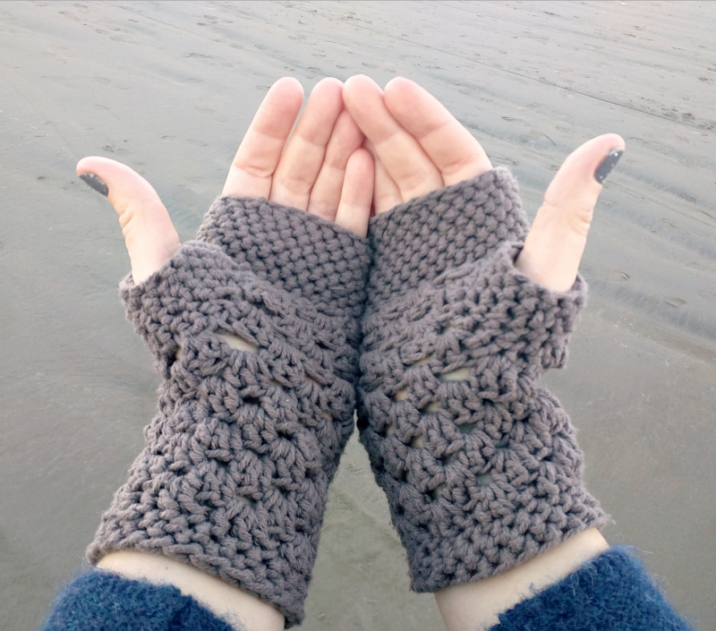 crochet fingerless gloves chunky fingerless gloves (free crochet pattern) OHLLKVI