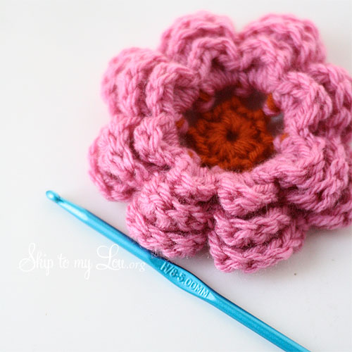 crochet flower pattern AZRNYLE