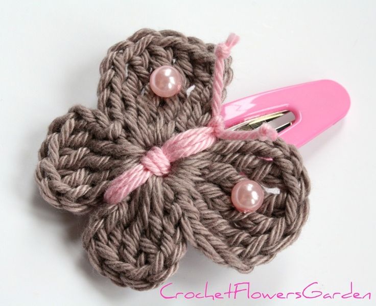 crochet hair accessories unique, cute hair clips in soft beige and pink. will match to every little GGILOSL