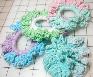 easy ponytail holders - crochet hair accessories, free pattern! VTWUIUV