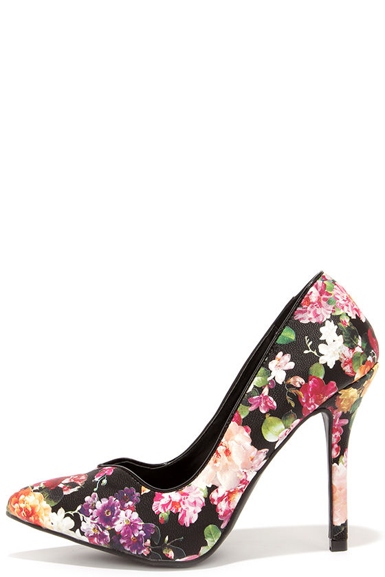 Buying floral pumps