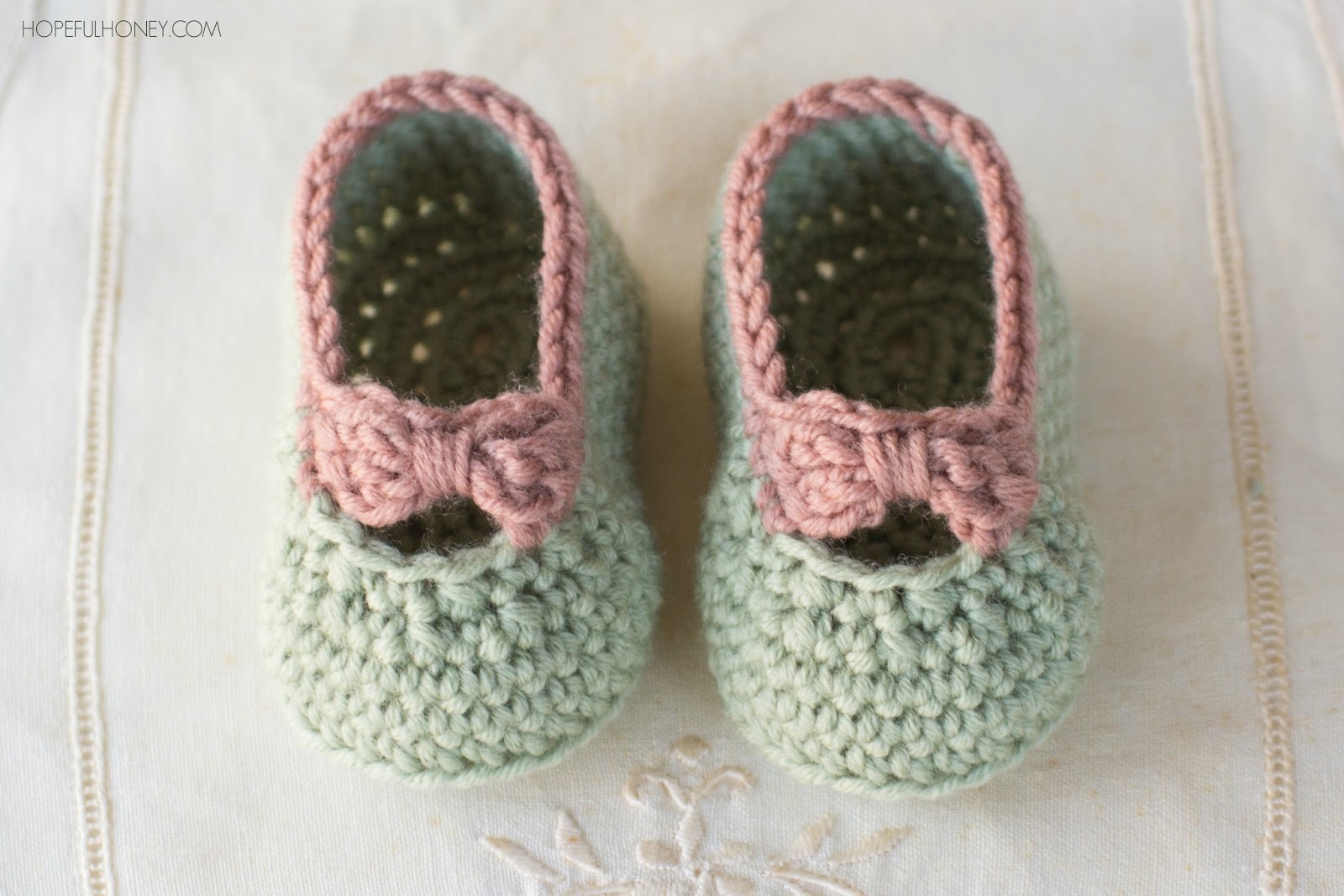 free crochet patterns for babies little lady baby booties - free crochet pattern PSBOTOI