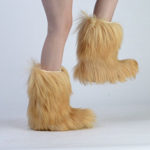 Two stylish ways to wear your furry boots