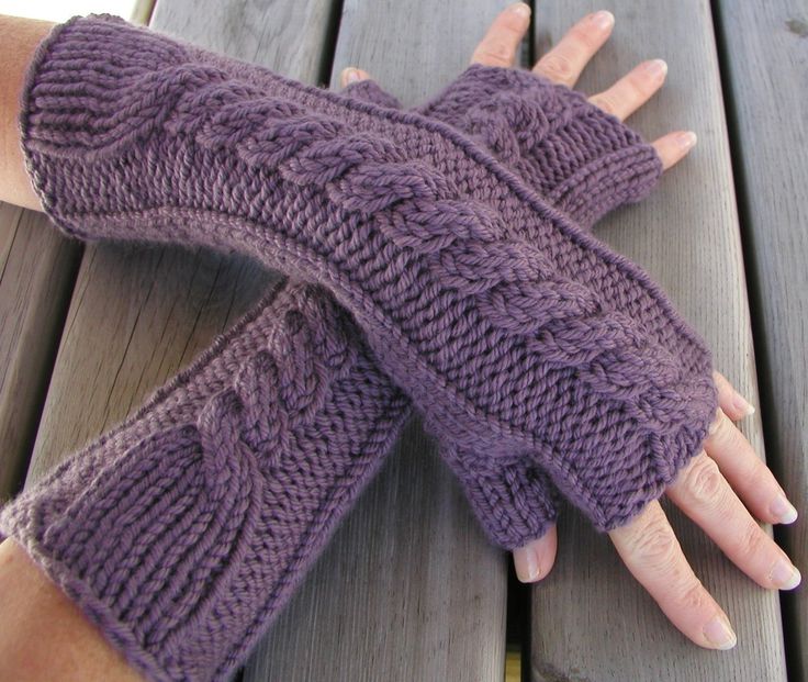 Few info on knitted fingerless gloves