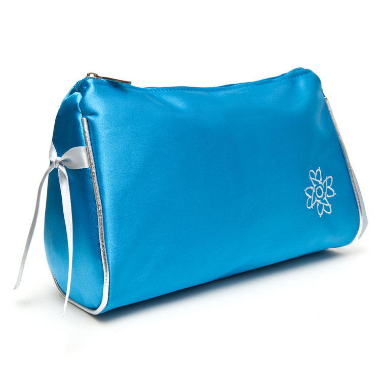 toiletry bag in buxom blue IYMOBXH