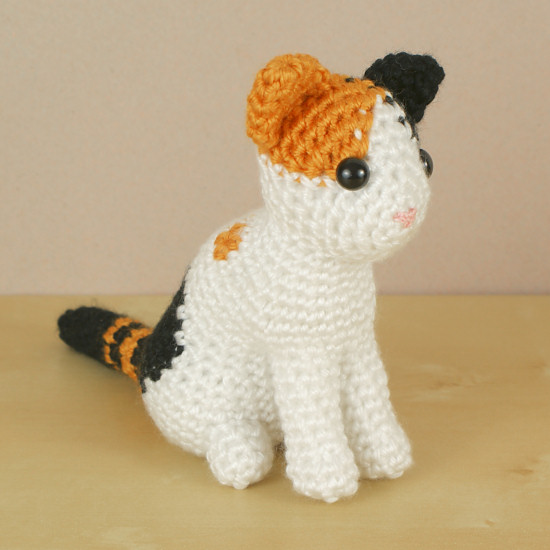 AmiCats Calico Cat amigurumi crochet pattern : PlanetJune Shop, cute