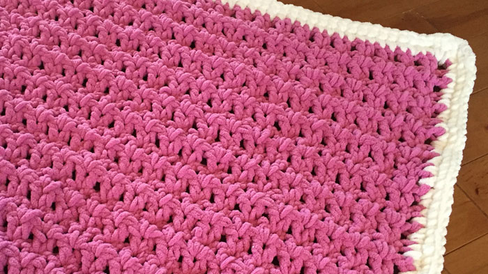 The Queen of Hearts Baby Blanket + Tutorial | The Crochet Crowd