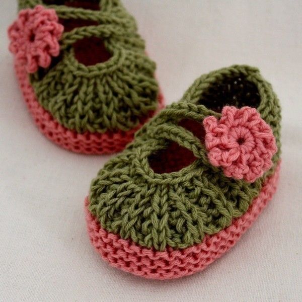 Knitting Pattern (PDF file) - Daisy Baby Booties (0-6/6-12 months
