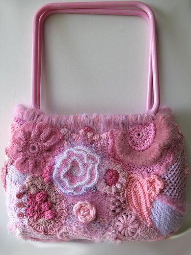 Beautiful crocheted purse for the girly girls. ;) It is pretty and