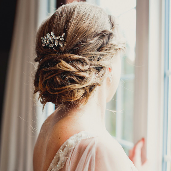 Be the centre of attraction with fancy
  bridal hairstyles