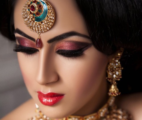 Indian bridal makeup tips is all about face Makeup, eye makeup, lips