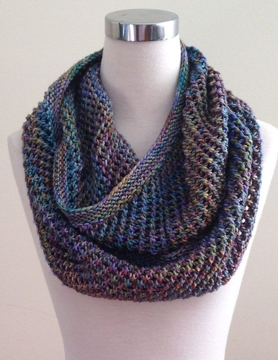 Free Knitting Pattern for Autopilot Cowl - This infinite scarf