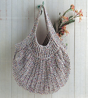 Crochet bags for feminine outfit