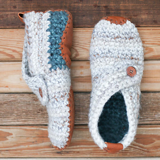 Ravelry: Sunday Slippers pattern by Jess Coppom