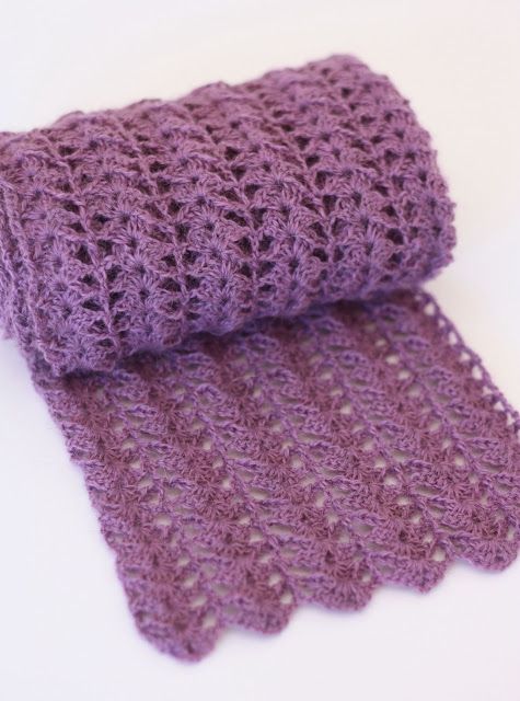 Easy Crocheted Scarf {Free Pattern} | A Spoonful of Sugar #crochet