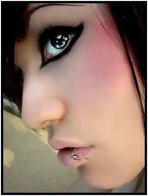 Emo Makeup Tutorial And Tips | makeup | Pinterest | Emo makeup