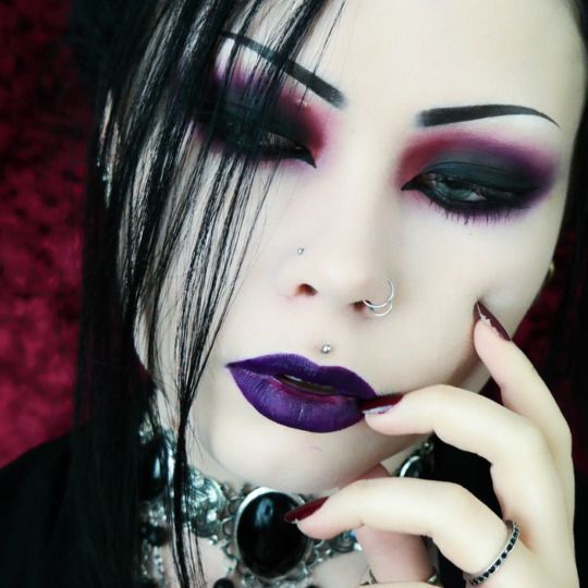 Gothic make-up ideas for the Morticia
  Addams in you