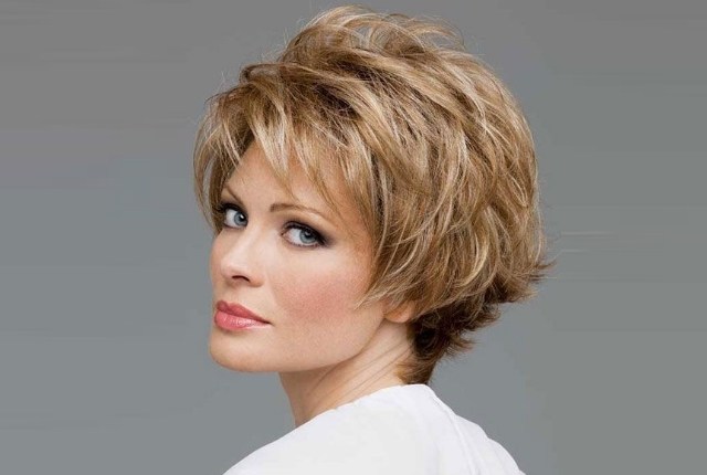 7 Classy Hairstyles For Women In Their 50's | GilsCosmo.com