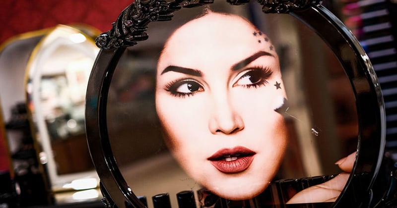 Fan's Outraged by Kat Von D's Latest Makeup Advertisement