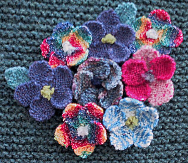 Ravelry: Simple Knitted Flower pattern by Paulette Lane | Pretty and