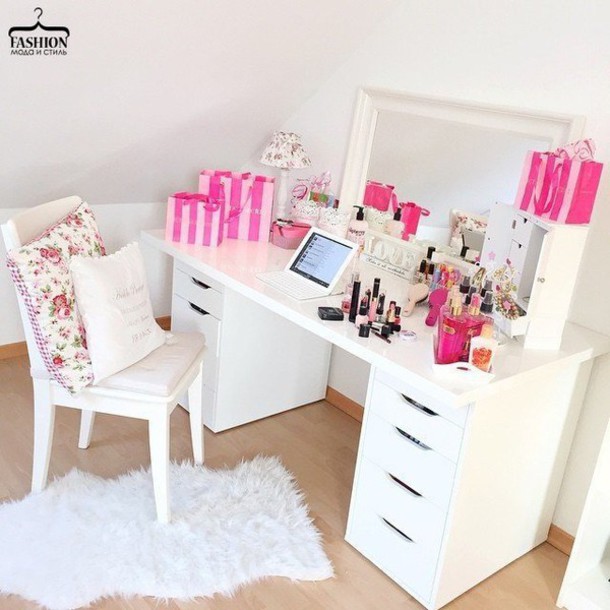 home accessory, make-up, table, makeup table, desk, mirror, girly