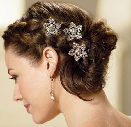 Escape The Ordinary With These Prom Night Hairstyles