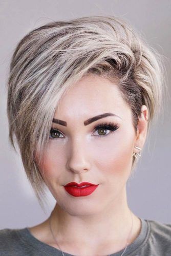 One of the trendy in the hair style is to
  have short hair cuts