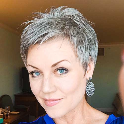 20 Best Short Haircuts for Older Women - NiceStyles