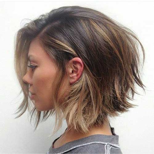 25 Chic Short Hairstyles for Thick Hair - The Trend Spotter