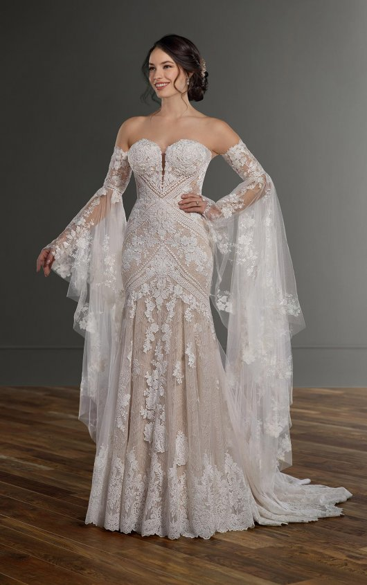 Bohemian Lace Fit-and-Flare Wedding Dress with Detachable Bell .