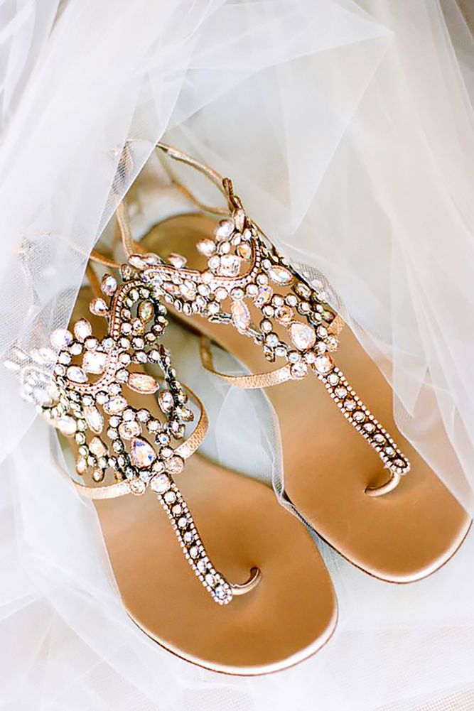 It is Time for Dressy Flat Sandals for Wedding