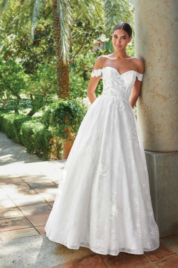 Let Your Childhood Dreams Come to Life with an Off the Shoulder Lace Wedding Dress